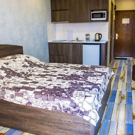 Apartament Denis In Apart-Otel Residenc Батуми Екстериор снимка