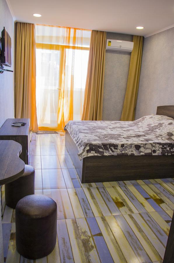 Apartament Denis In Apart-Otel Residenc Батуми Екстериор снимка