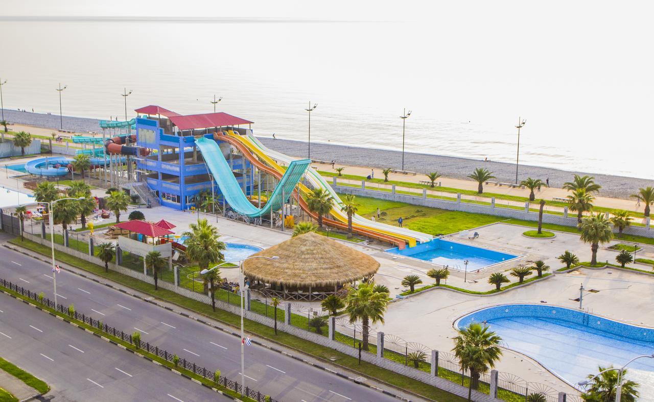 Apartament Denis In Apart-Otel Residenc Батуми Екстериор снимка